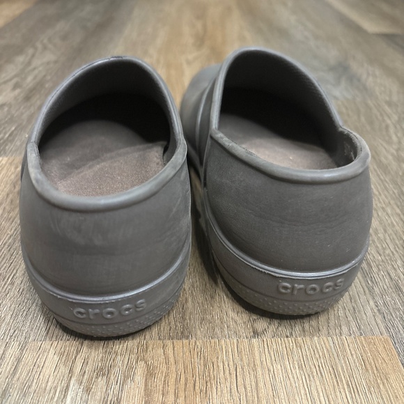 Crocs Lock Clogs Womens Size 7 Brown Slip‎ Resistant Non Marking Slip On Comfort - Picture 5 of 9